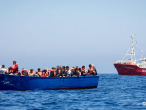 PRESSEMITTEILUNG Fotovortrag über die Flucht nach Europa: Seenotrettung auf dem Mittelmeer von Erik Marquardt